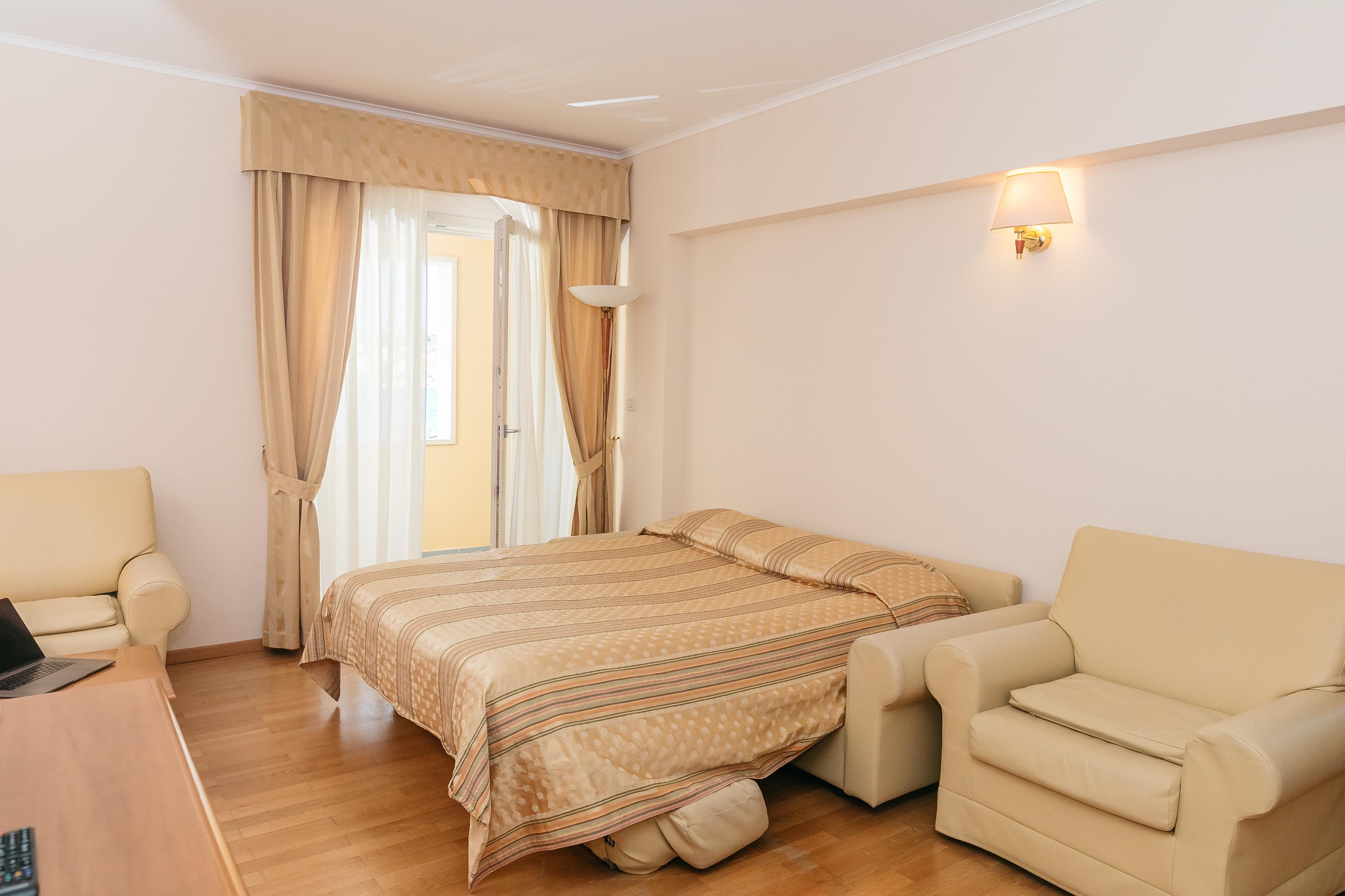 Hotel Spongiola กราปานจ์ ภายนอก รูปภาพ