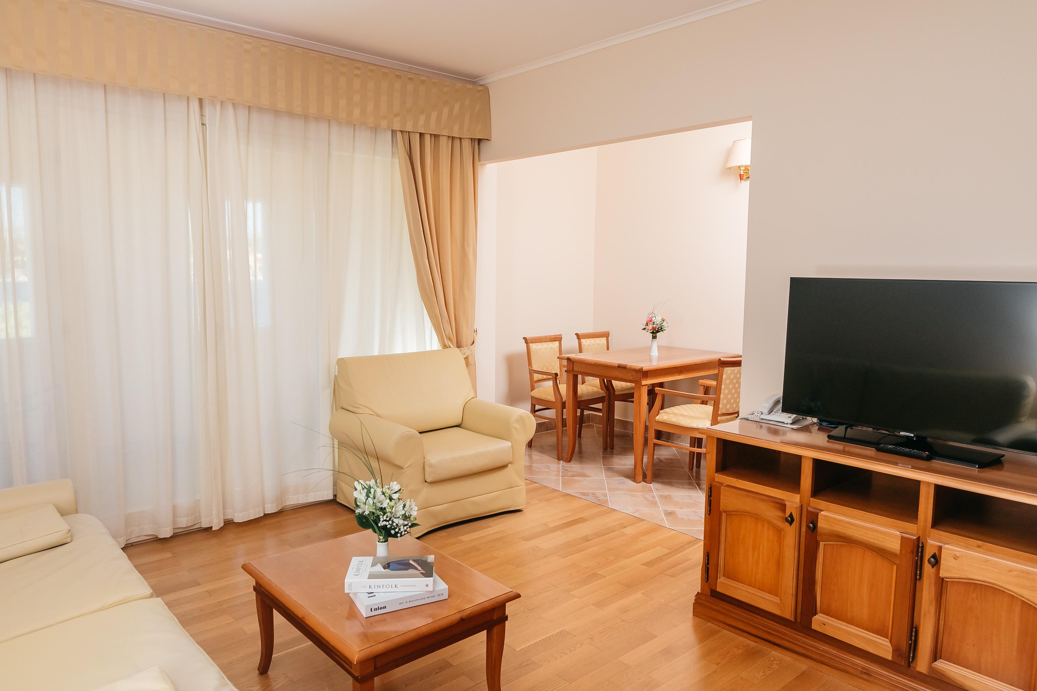 Hotel Spongiola กราปานจ์ ภายนอก รูปภาพ