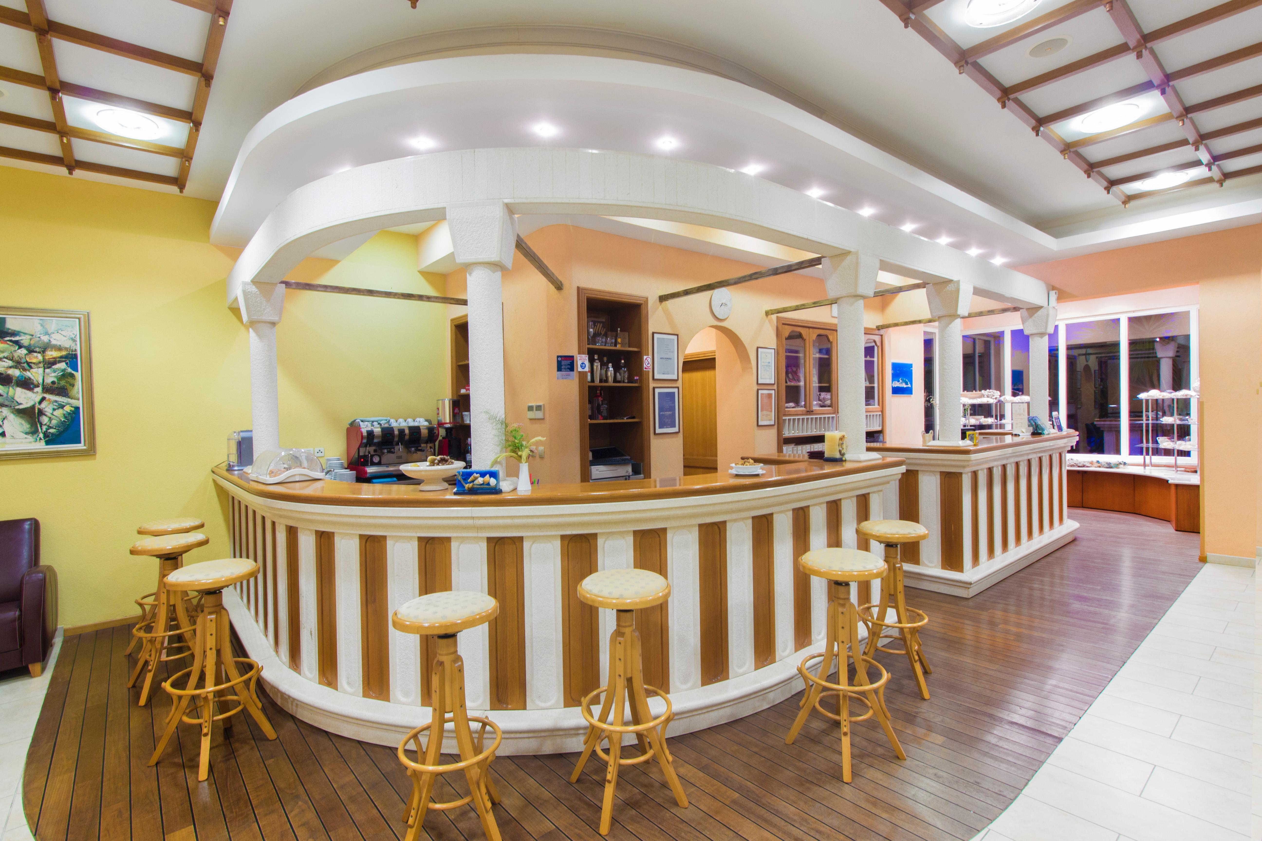 Hotel Spongiola กราปานจ์ ภายนอก รูปภาพ