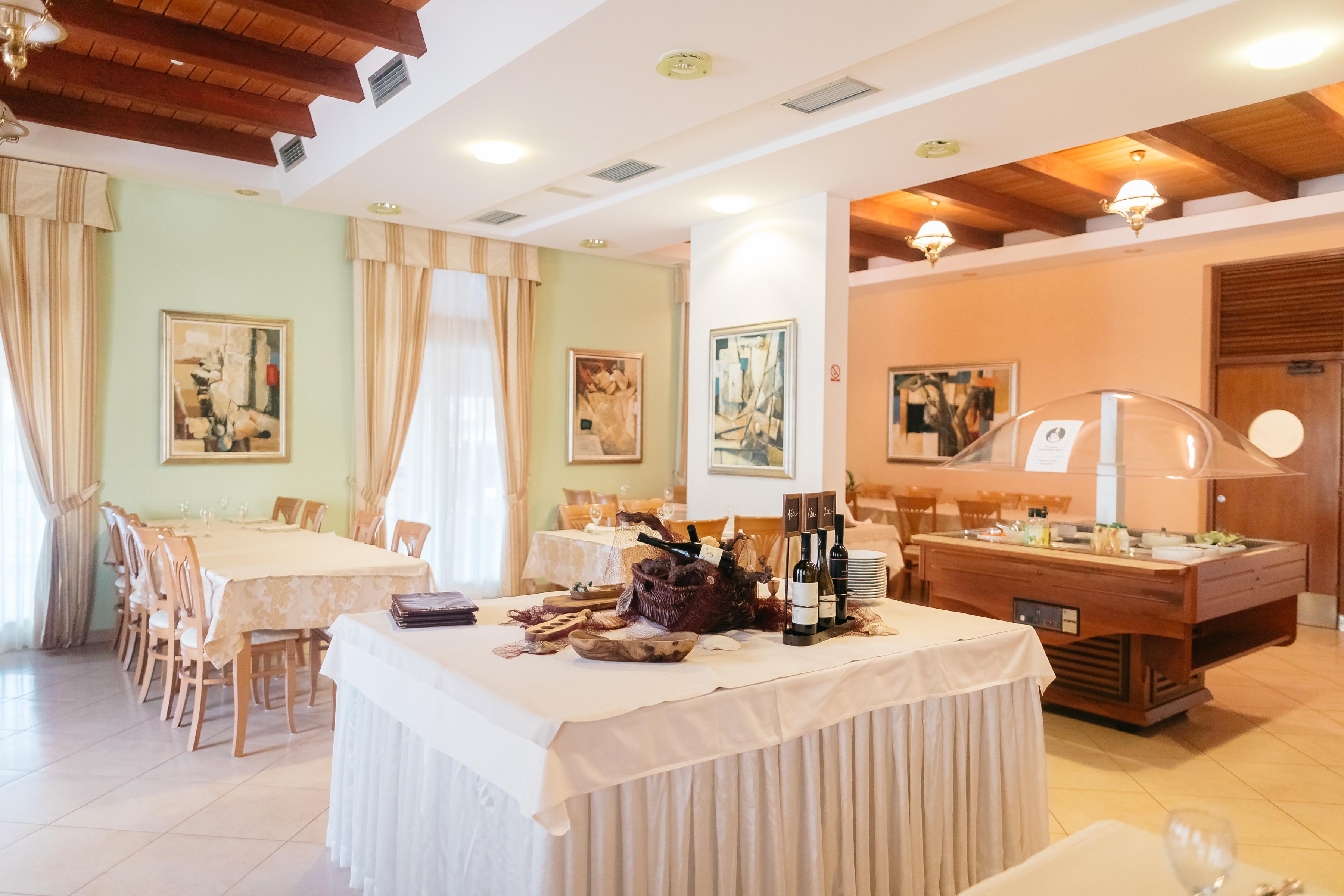 Hotel Spongiola กราปานจ์ ภายนอก รูปภาพ