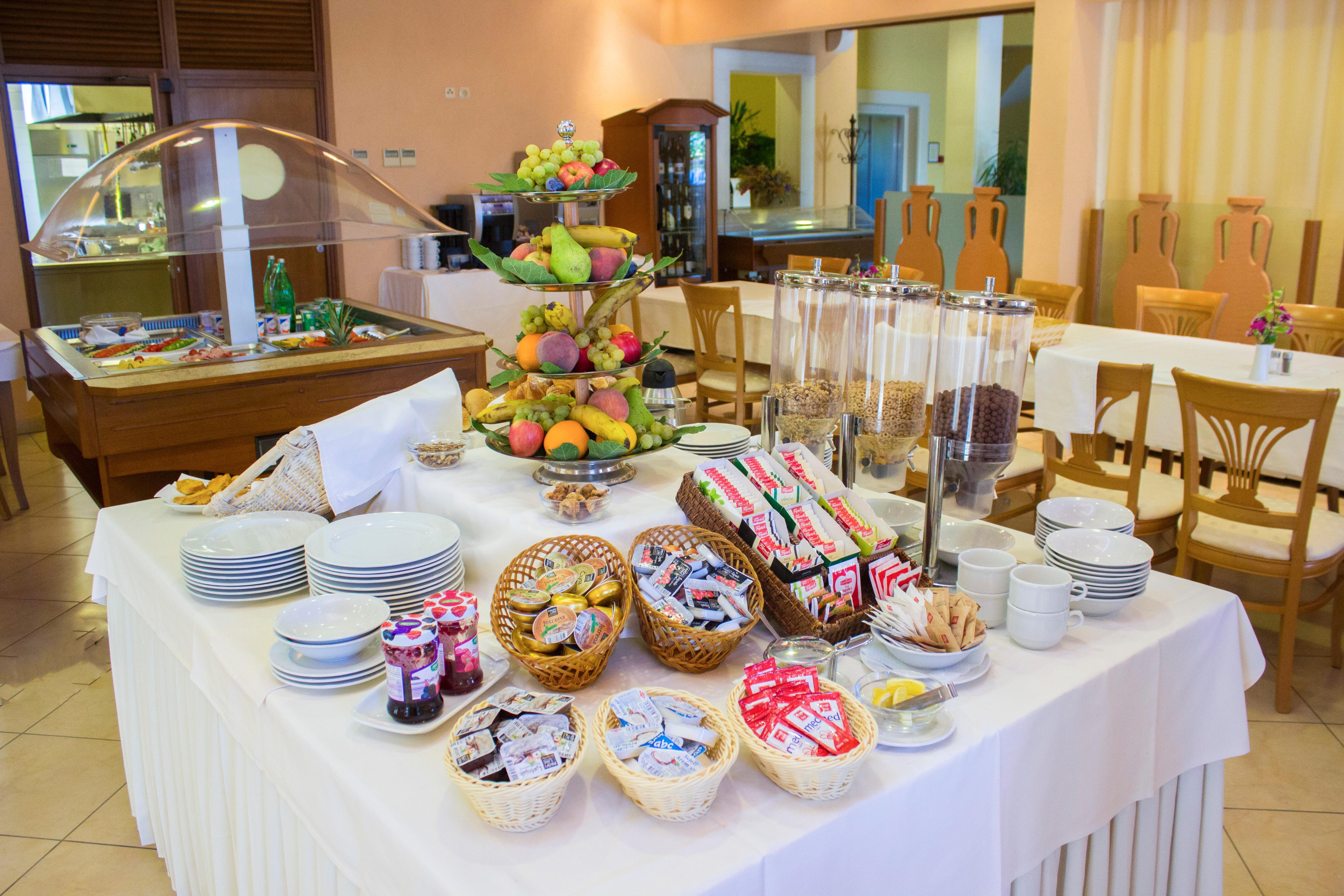 Hotel Spongiola กราปานจ์ ภายนอก รูปภาพ
